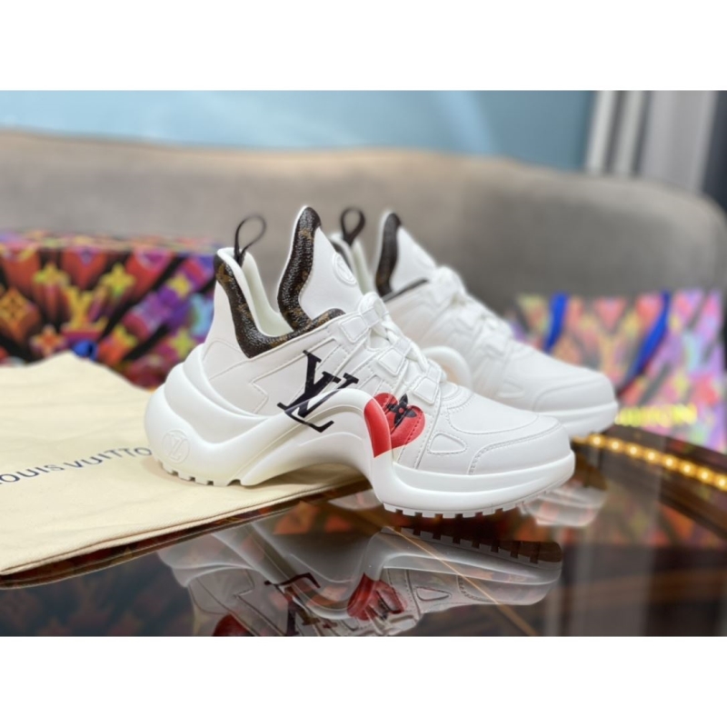 l**is V*t*n sneakers